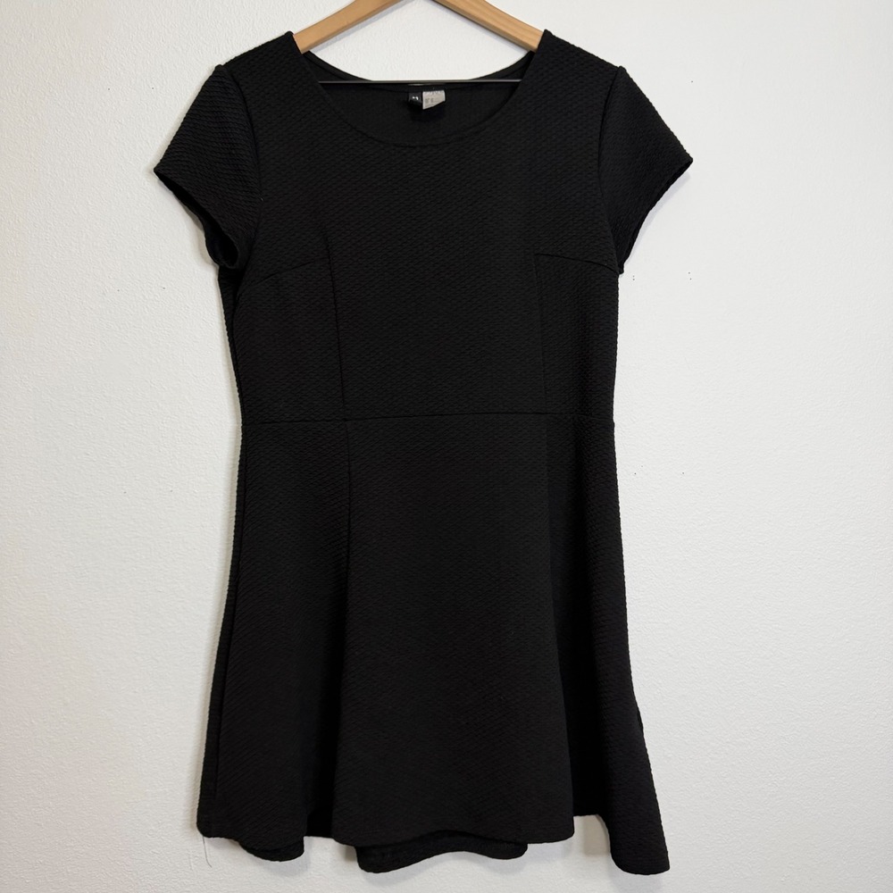 H&M Divided - Black Textured Skater Mini Fit and Flare Dress Sz 14